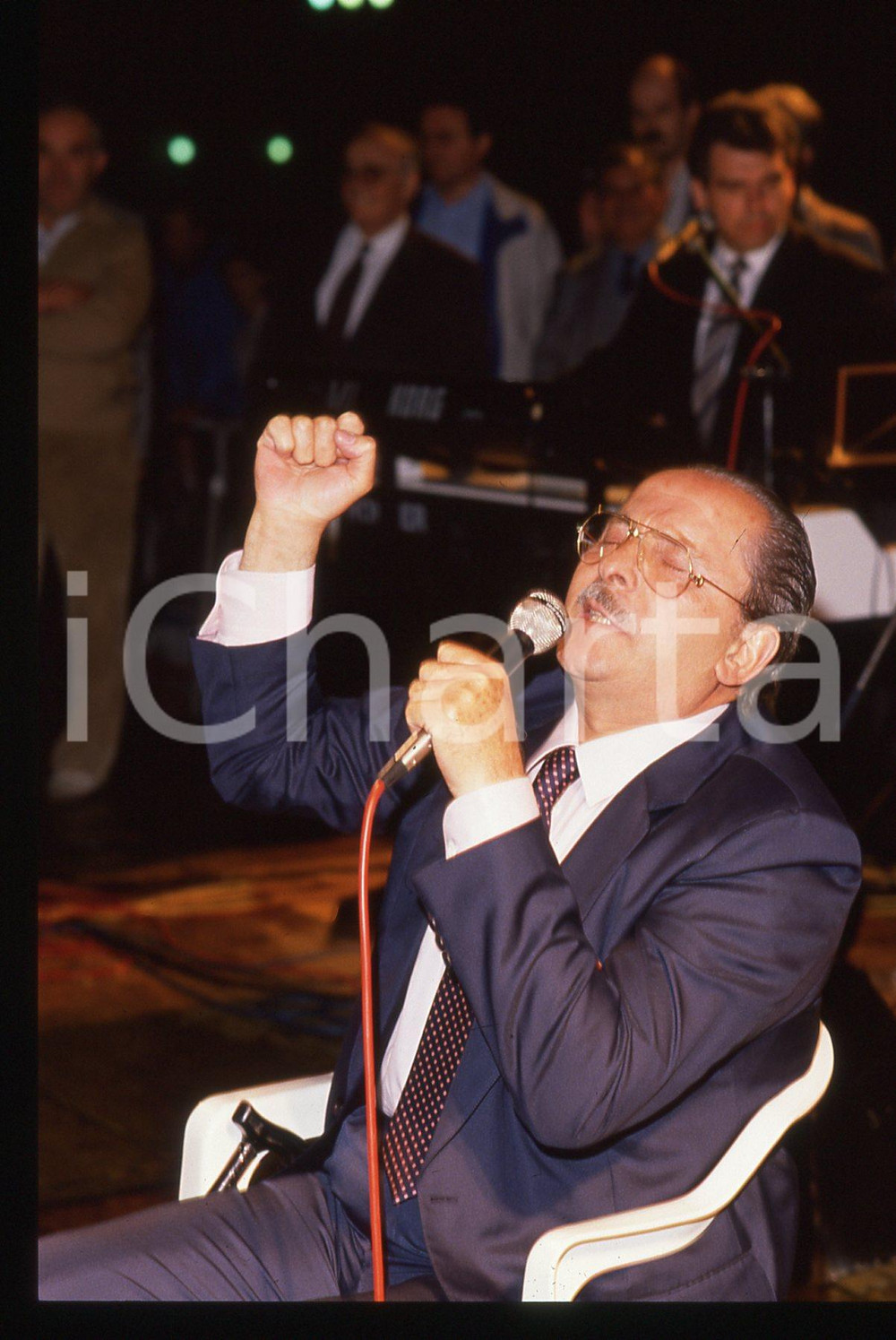 35mm vintage slide* 1989 MILANO Domenico MODUGNO canta ad un comizio del PSDI 16