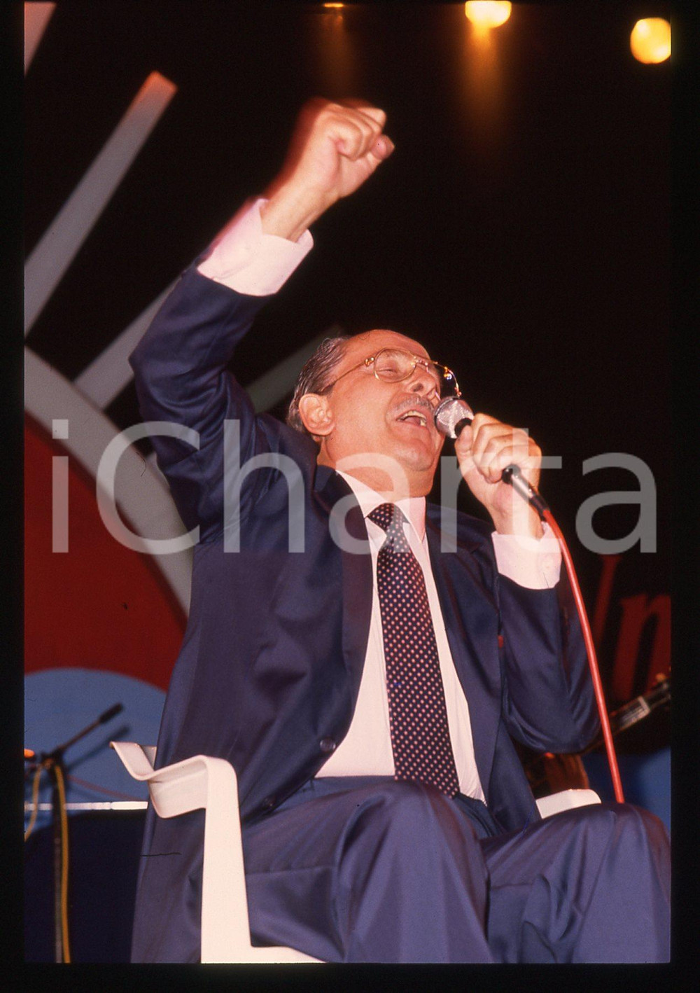 35mm vintage slide* 1989 MILANO Domenico MODUGNO canta ad un comizio del PSDI 70