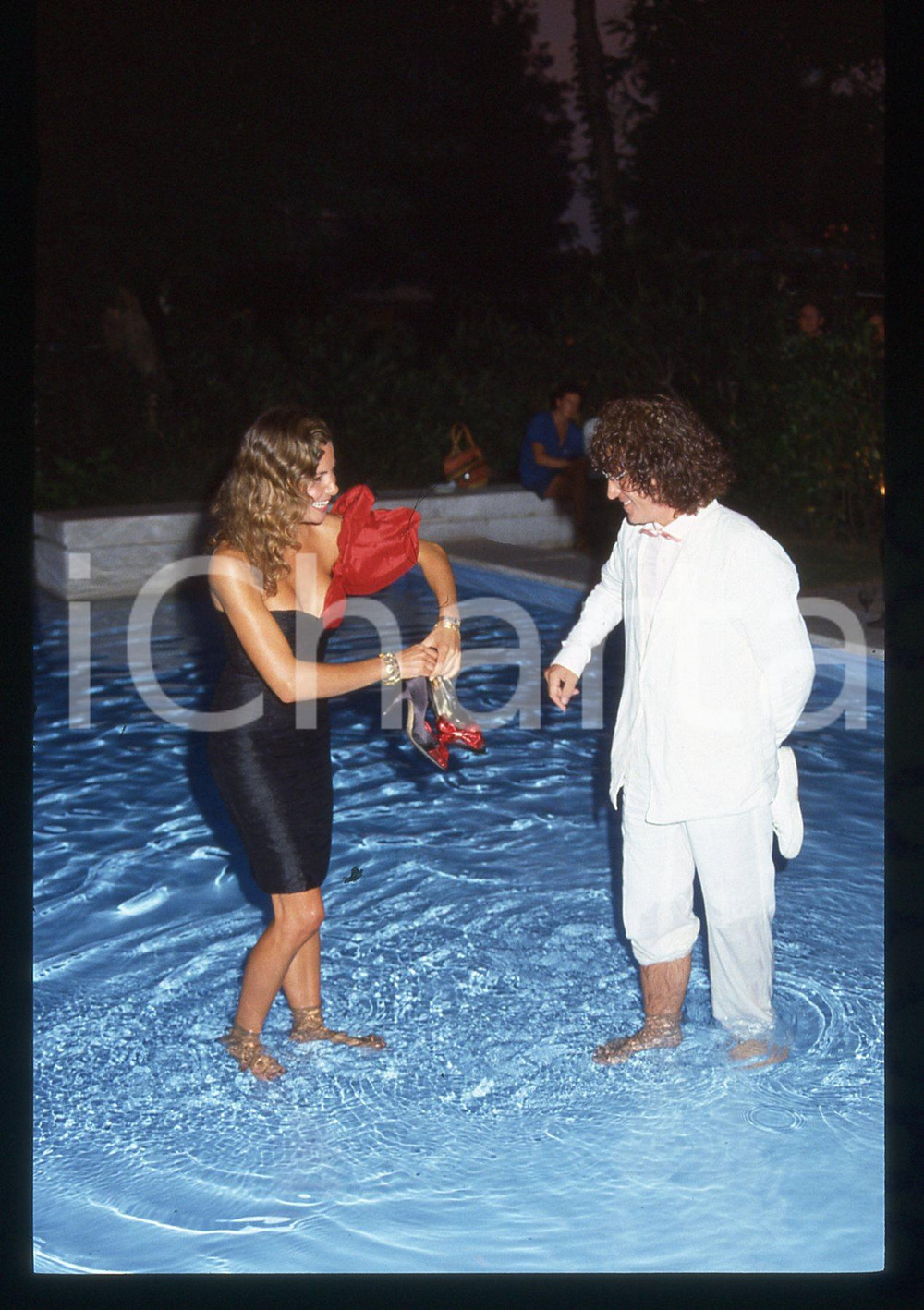 35mm vintage slide* 1988 COSTUME - Ana OBREGON e Gianfranco BULLO in piscina (5)