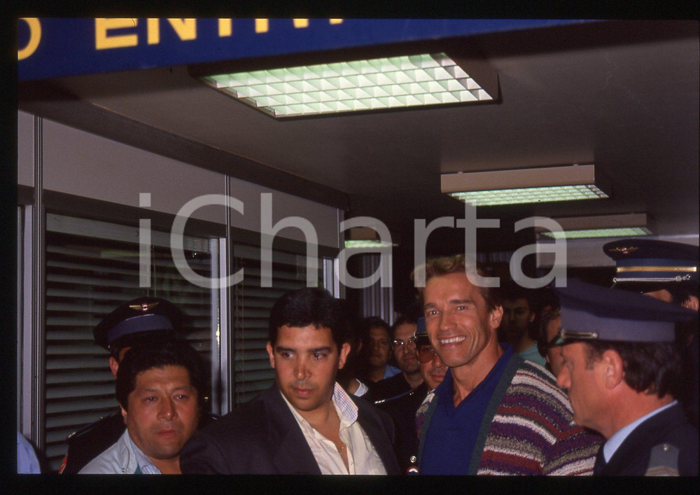 35mm vintage slide* 1991 NIZZA Arnold SCHWARZENEGGER paparazzato in aeroporto 5