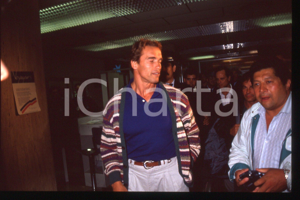35mm vintage slide* 1991 NIZZA Arnold SCHWARZENEGGER paparazzato in aeroporto 2