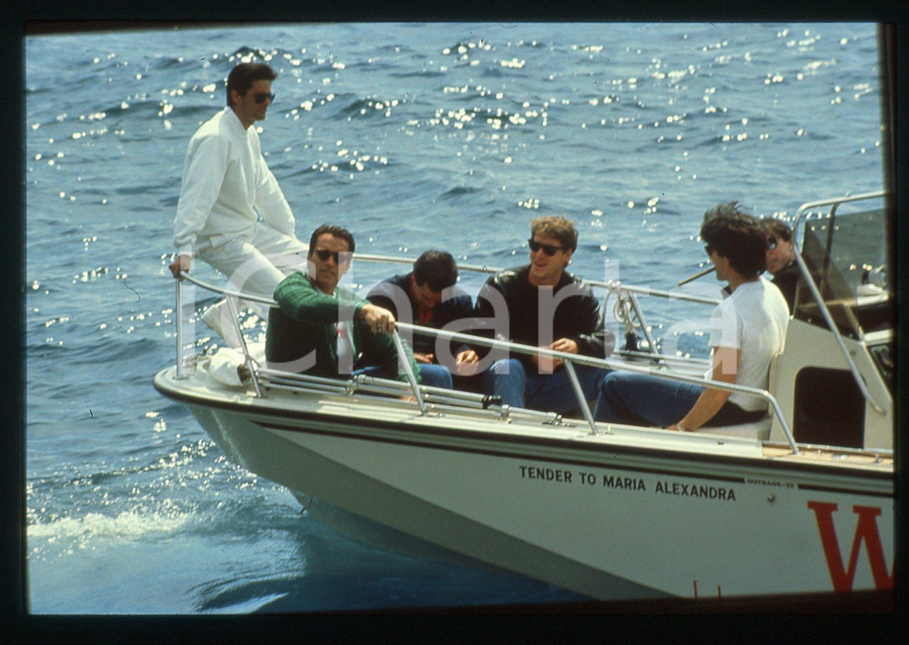 35mm vintage slide* 1991 CANNES - Arnold SCHWARZENEGGER paparazzato in barca (3)