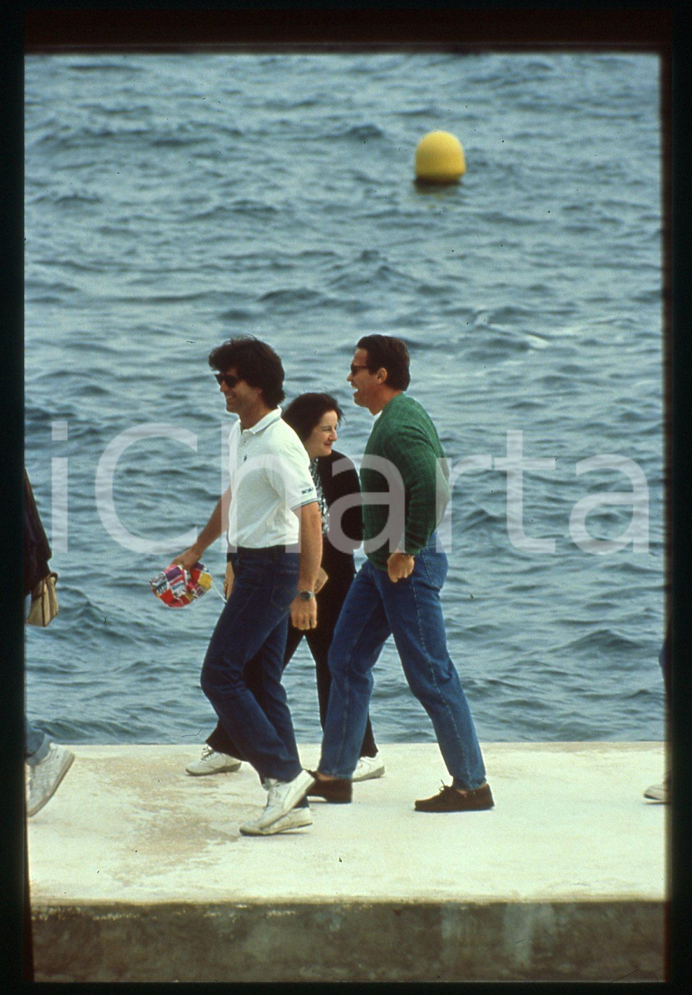 35mm vintage slide* 1991 CANNES - Arnold SCHWARZENEGGER paparazzato sul molo (4)