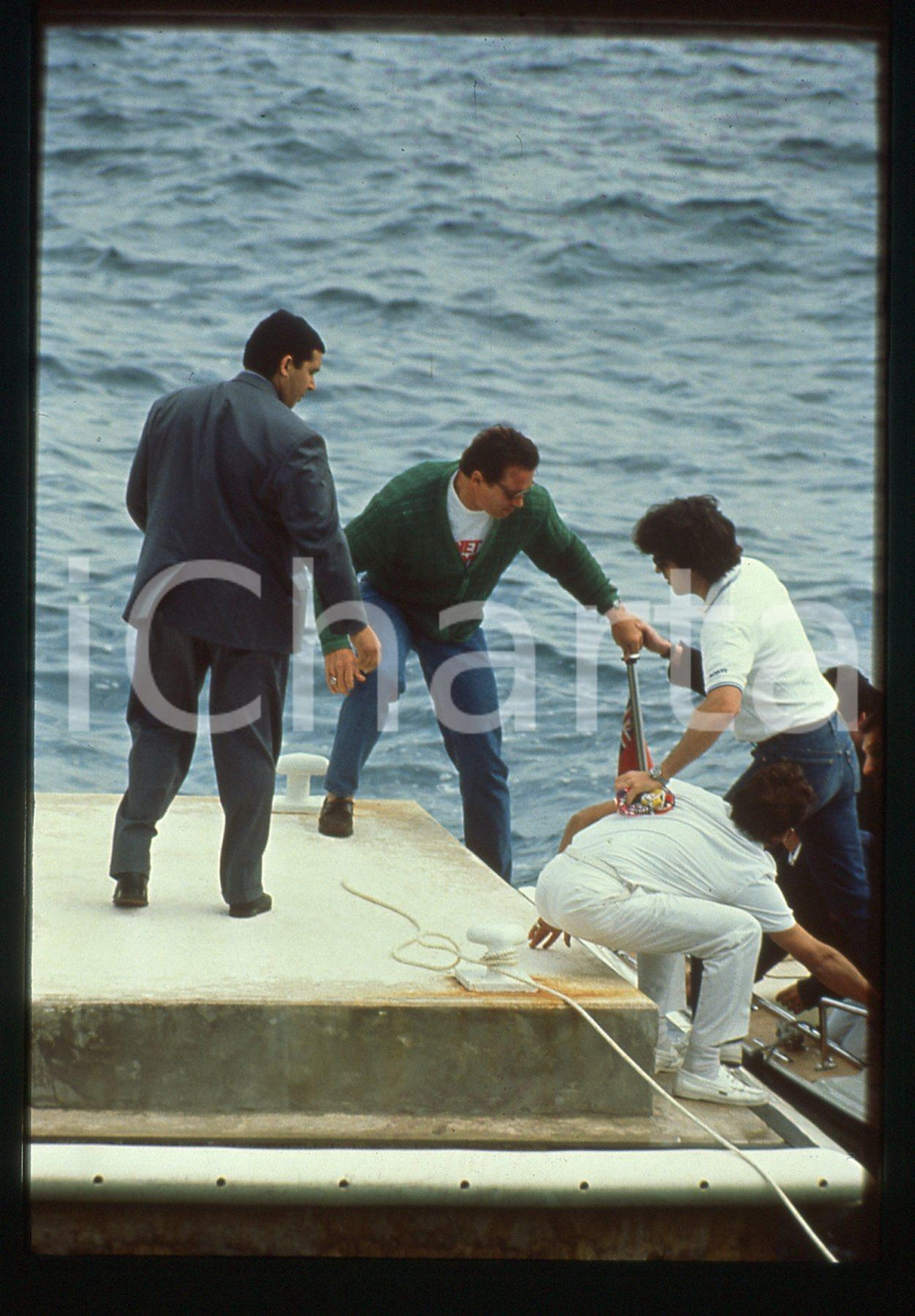 35mm vintage slide* 1991 CANNES - Arnold SCHWARZENEGGER paparazzato in barca (8)