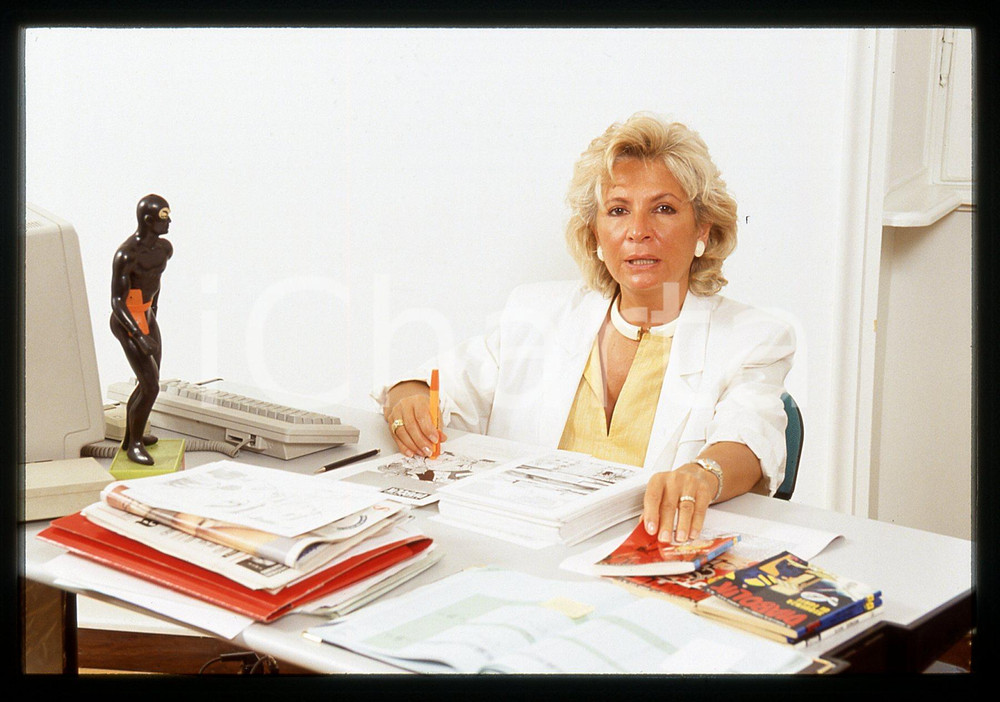 35mm vintage slide* 1992 MILANO - Patricia MARTINELLI Direttrice DIABOLIK (2)