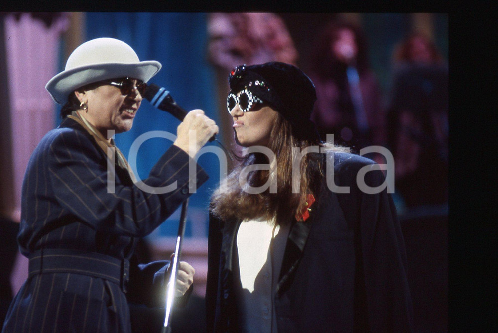 35mm vintage slide* 1993 FESTIVAL SANREMO - Mia MARTINI e Loredana BERTÈ (3)