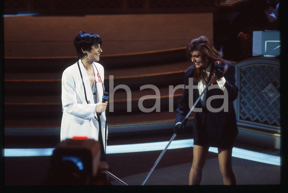 35mm vintage slide* 1993 FESTIVAL SANREMO - Mia MARTINI e Loredana BERTÈ (4)