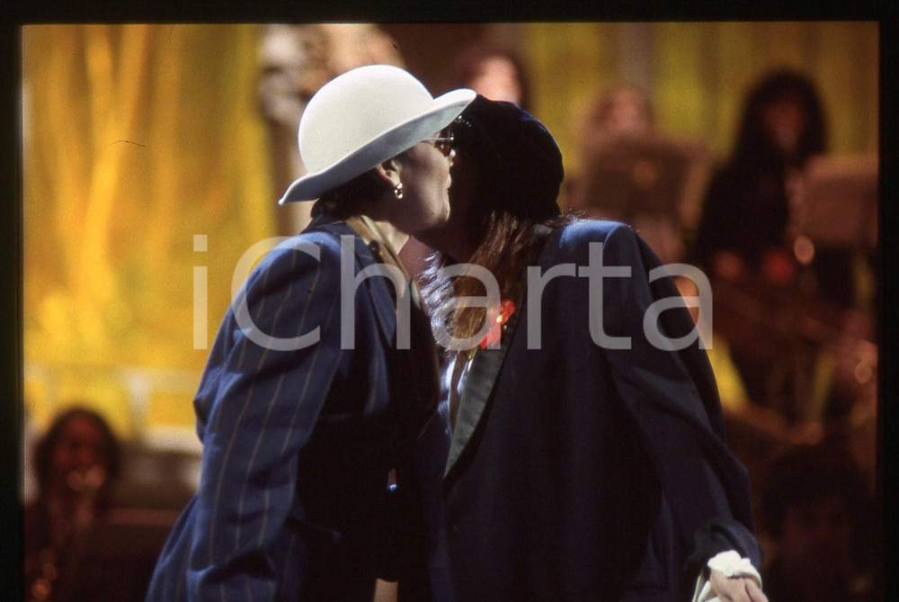 35mm vintage slide* 1993 FESTIVAL SANREMO - Mia MARTINI e Loredana BERTÈ (6)