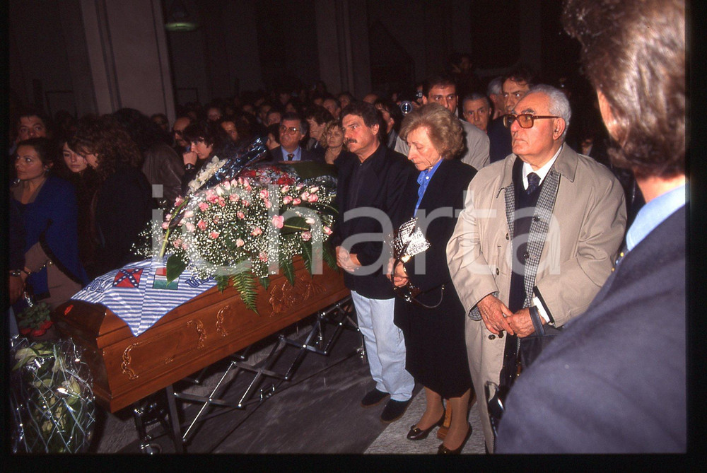 35mm vintage slide* 1995 BUSTO ARSIZIO Funerali di Mia MARTINI Giuseppe BERTÉ 10