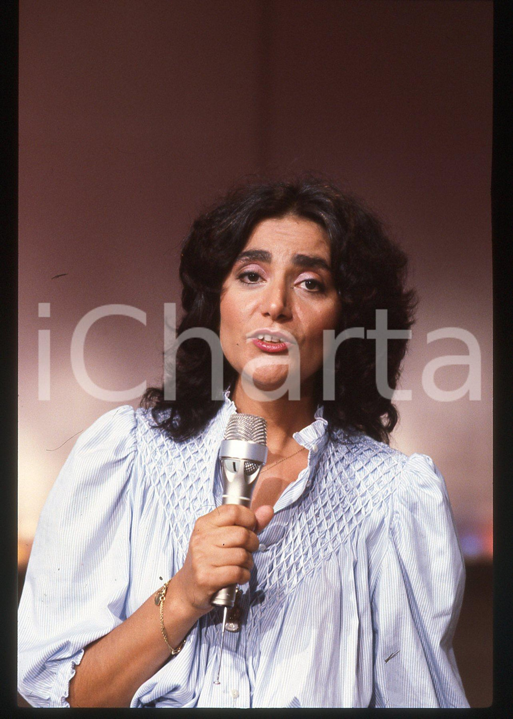 35mm vintage slide* 1985 ca MUSICA - Mia MARTINI durante un'esibizione (9)