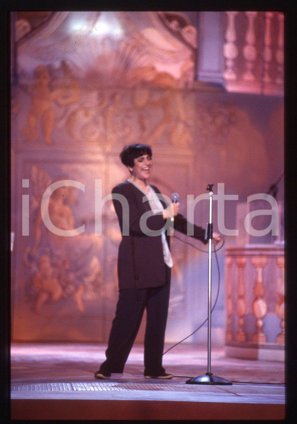 35mm vintage slide* 1990 ca MUSICA - Mia MARTINI durante un'esibizione (4)
