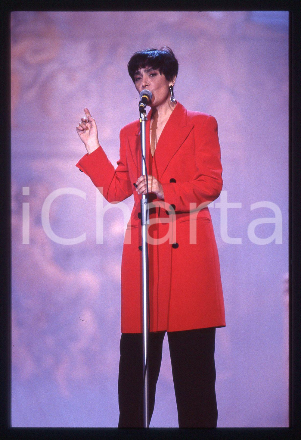 35mm vintage slide* 1990 ca MUSICA - Mia MARTINI durante un'esibizione (11)