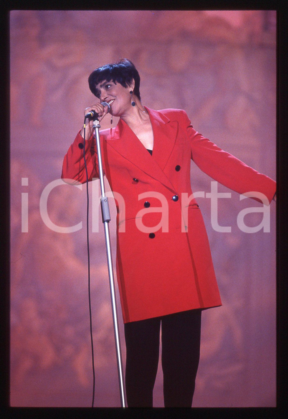 35mm vintage slide* 1990 ca MUSICA - Mia MARTINI durante un'esibizione (12)
