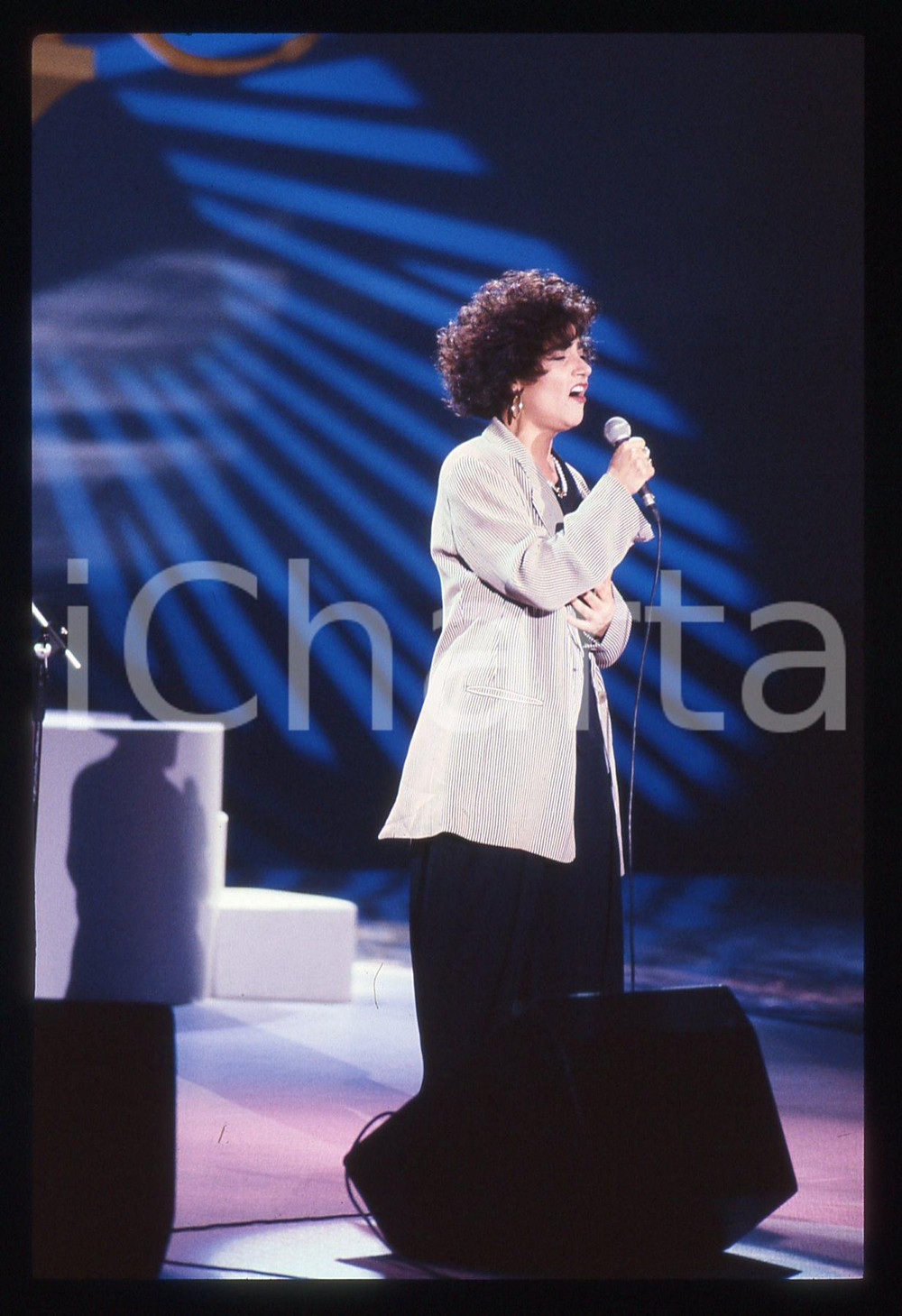 35mm vintage slide* 1990 ca MUSICA - Mia MARTINI durante un'esibizione (16)
