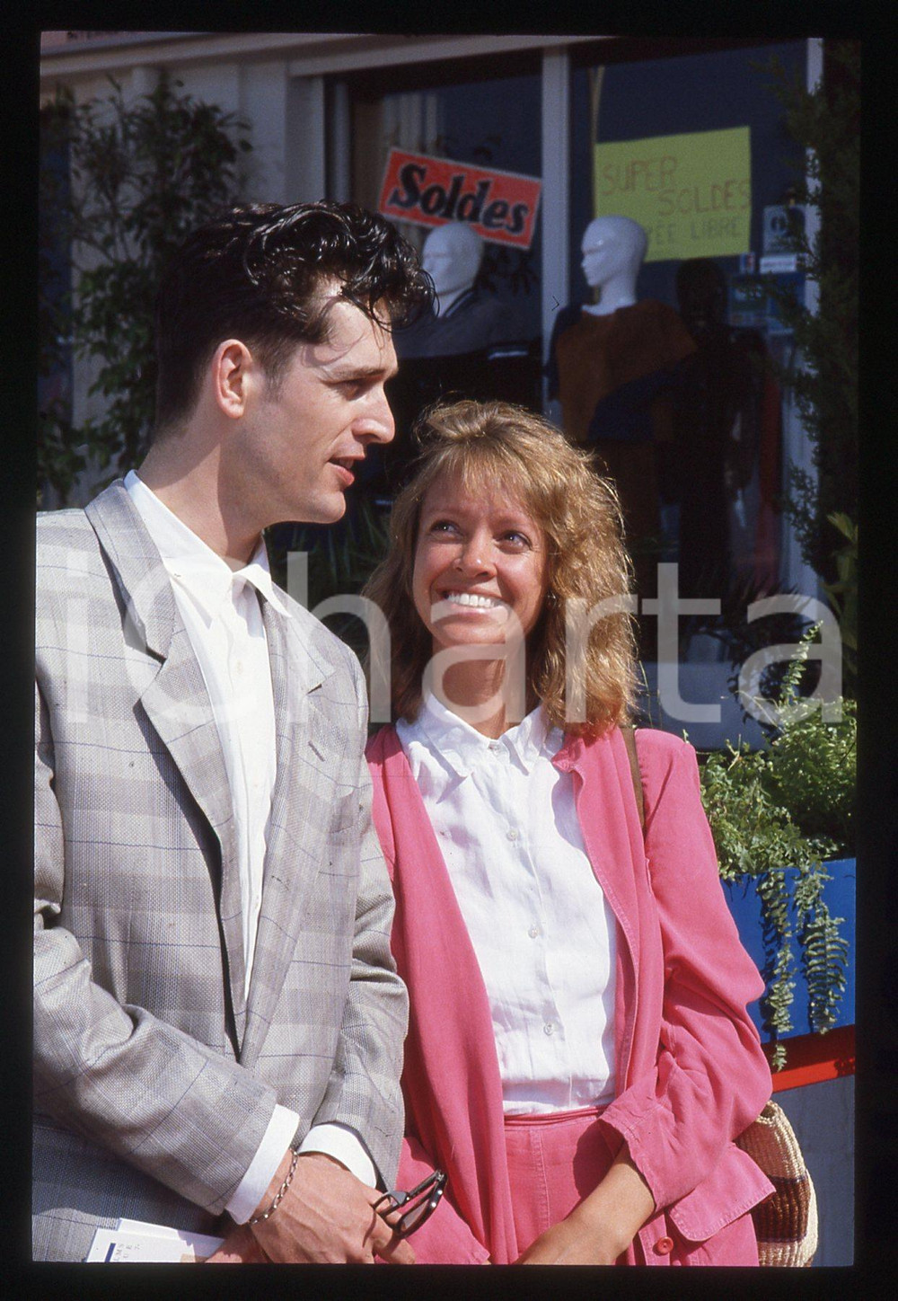 35mm vintage slide* 1987 CANNES - Rupert EVERETT e Sabrina GUINNESS