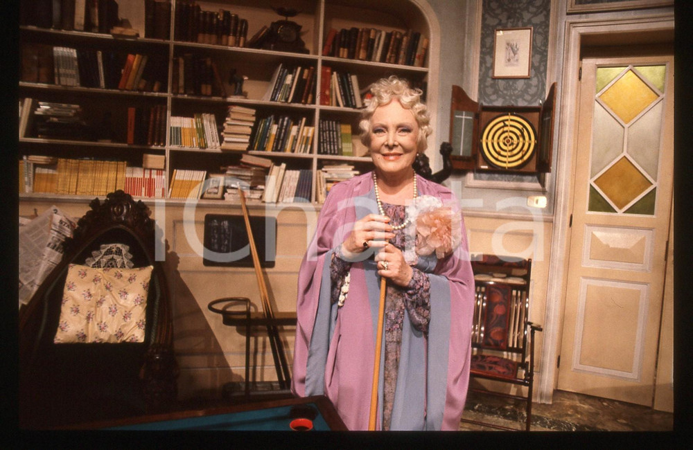 35mm vintage slide* 1990 RAI 2 - Caterina BORATTO a VILLA ARZILLA (17)