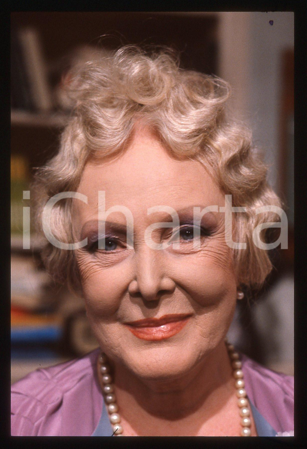 35mm vintage slide* 1990 RAI 2 - Caterina BORATTO a VILLA ARZILLA (29)