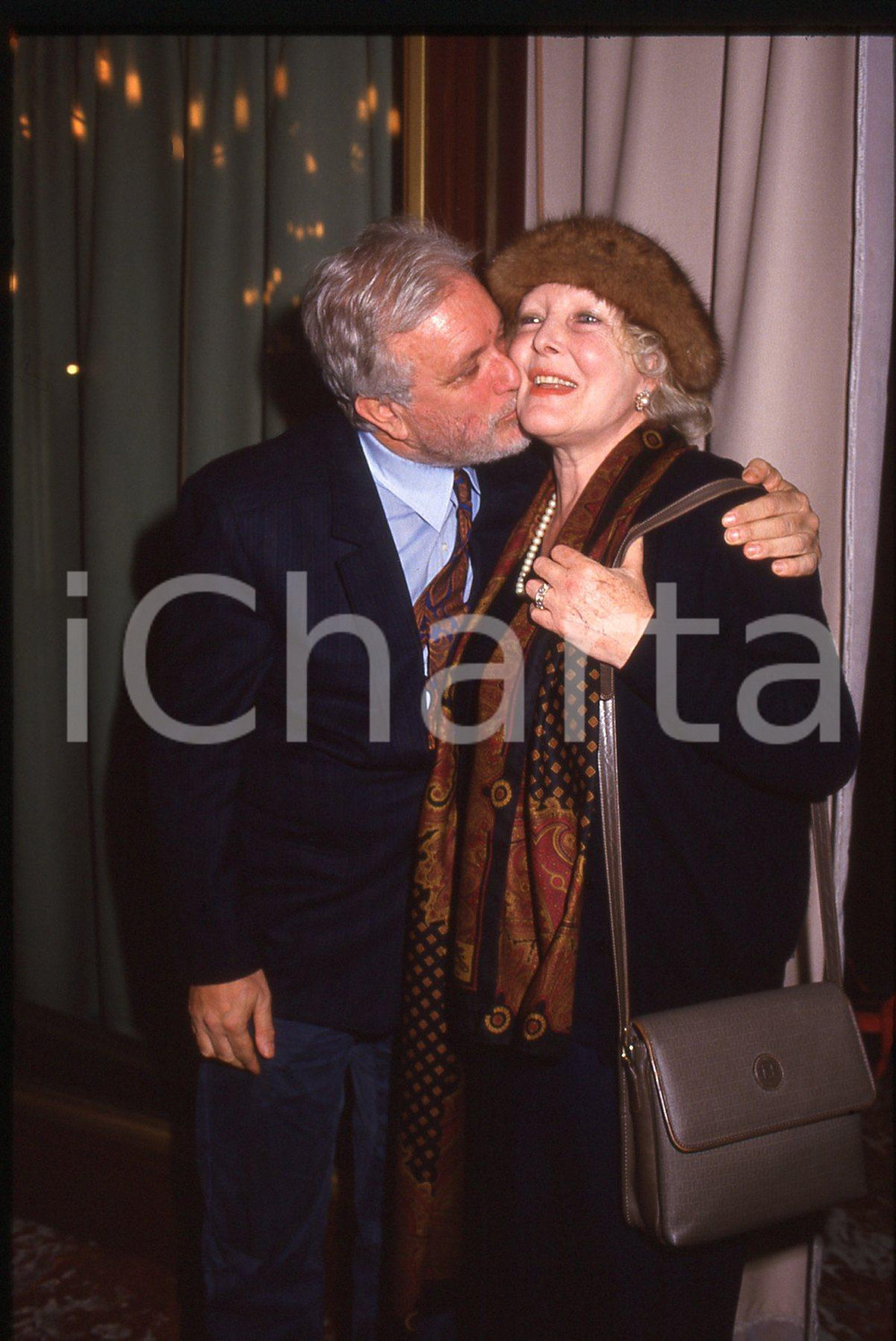 35mm vintage slide* 1988 COSTUME - Luciano DE CRESCENZO e Caterina BORATTO (2)