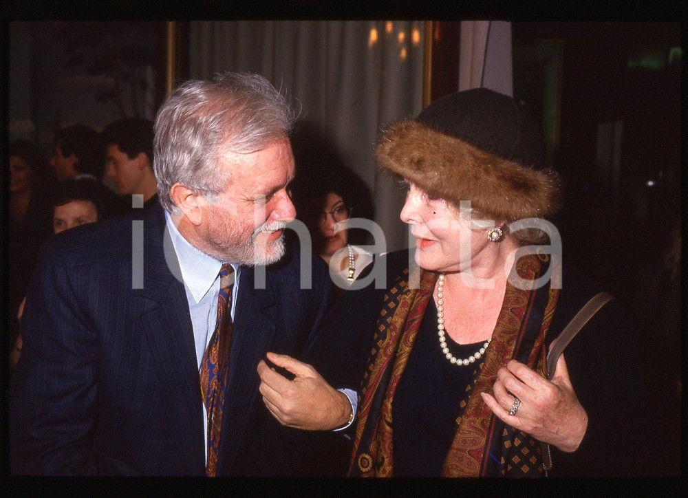 35mm vintage slide* 1988 COSTUME - Luciano DE CRESCENZO e Caterina BORATTO (3)