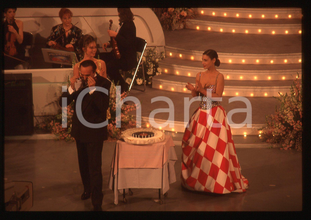 35mm vintage slide* 1995 FESTIVAL SANREMO Anna FALCHI Claudia KOLL Pippo BAUDO 2