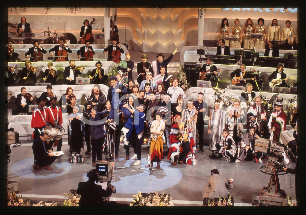 35mm vintage slide* 1995 FESTIVAL SANREMO Sabina GUZZANTI e LA RISERVA INDIANA 5