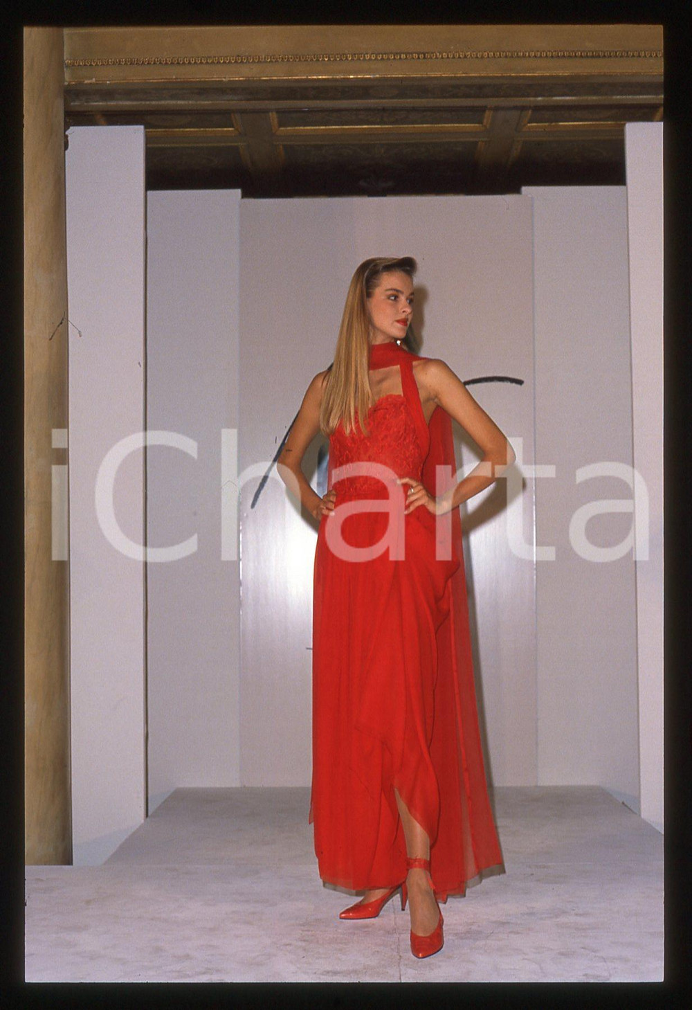 Fotografia d epoca originale 35mm vintage slide 1990 ca LONDRA  FASHION FOR AMNESTY at SOTHEBY S 1