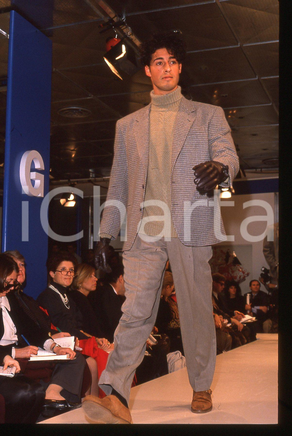 35mm vintage slide* 1989 MILANO - Sfilata Enrico COVERI Autunno-Inverno (25)