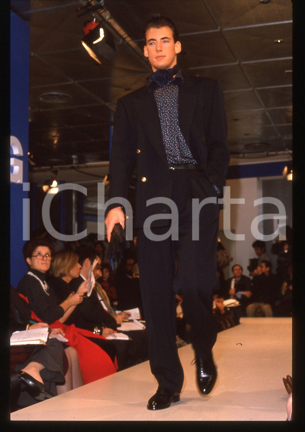 35mm vintage slide* 1989 MILANO - Sfilata Enrico COVERI Autunno-Inverno (29)