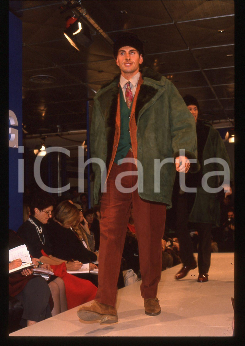 35mm vintage slide* 1989 MILANO - Sfilata Enrico COVERI Autunno-Inverno (41)