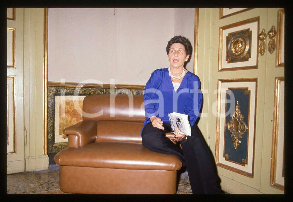 35mm vintage slide* 1987 COSTUME - Miriam MAFAI (14)