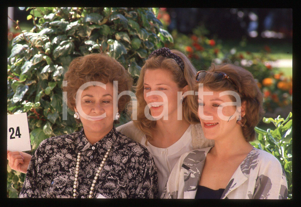 35mm vintage slide* 1988 FESTIVAL CANNES - Joely RICHARDSON e Joan PLOWRIGHT (7)