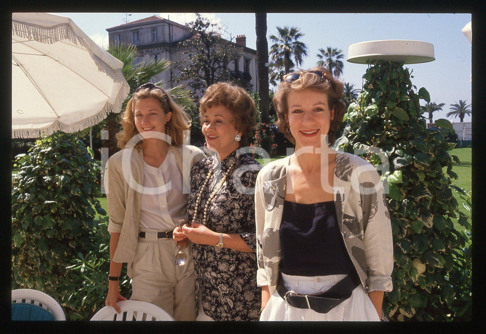35mm vintage slide* 1988 FESTIVAL CANNES - Joely RICHARDSON e Joan PLOWRIGHT (8)
