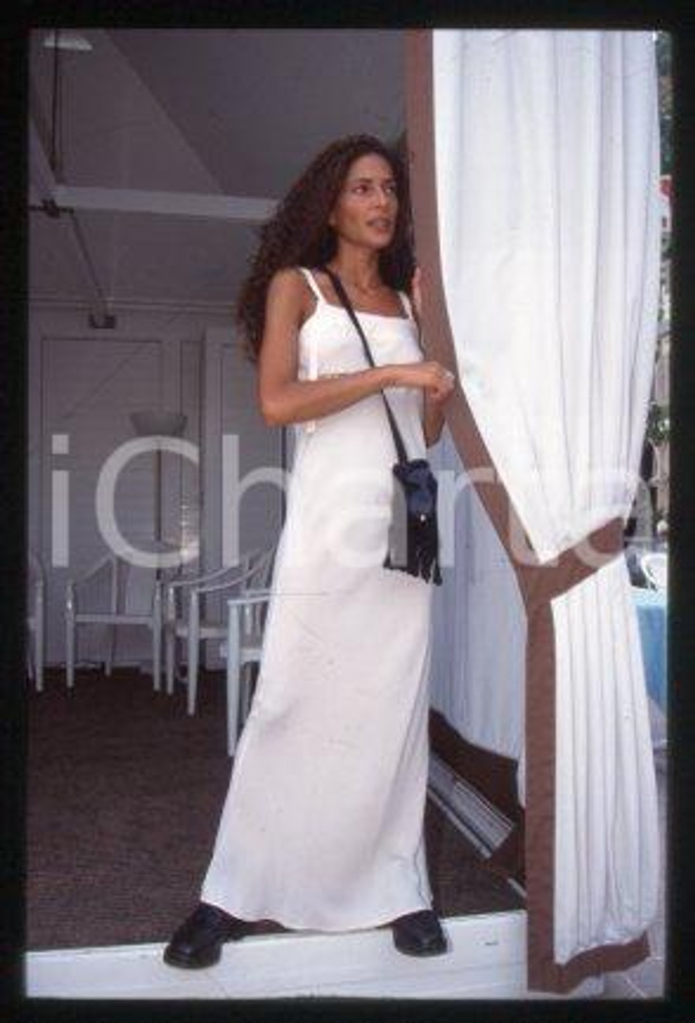 Simona CAVALLARI - LIDO VENICE Italian actress 1997 * 35 mm vintage slide 4