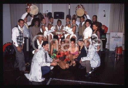 TROPICANA DE CUBA Cabaret CARIBBEAN SHOW members 1993 ca * 35mm vintage slide 14