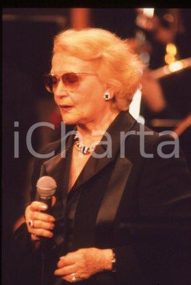 Flo SANDON'S - TV SHOW Italian singer Portrait 1990 ca * 35 mm vintage slide 1
