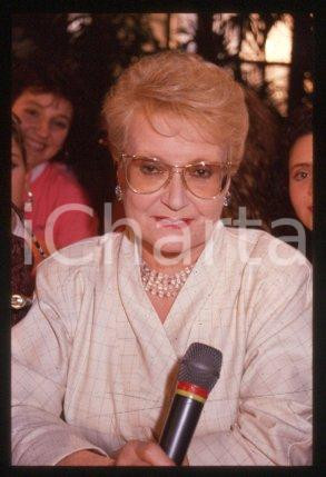 Flo SANDON'S - TV SHOW Italian singer Portrait 1990 ca * 35 mm vintage slide 19