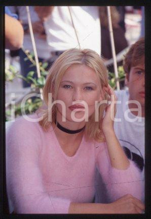 Yuliya MAYARCHUK - VENICE Actress of "Trasgredire" 1999 * 35 mm vintage slide 3