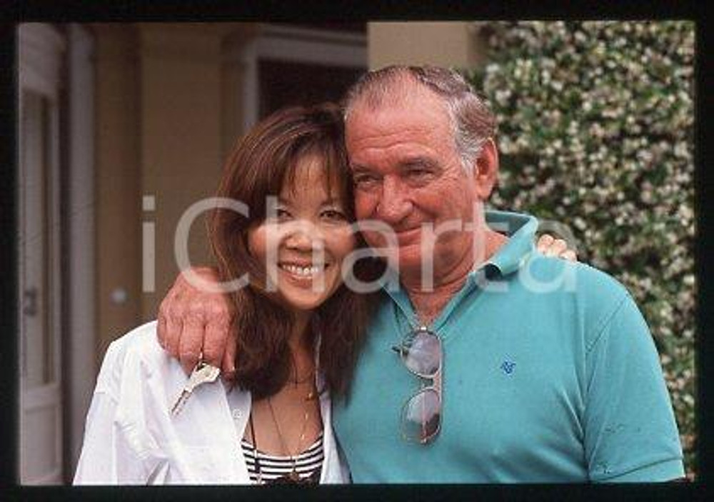 35mm vintage slide* 1999 ca ITALY Rod TAYLOR Australian actor and wife (24)