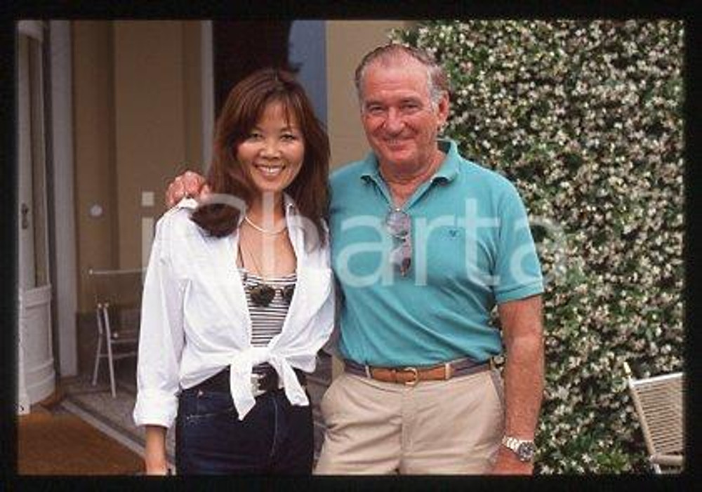 35mm vintage slide* 1999 ca ITALY Rod TAYLOR Australian actor and wife (26)
