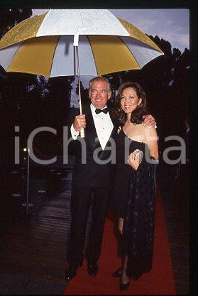 35mm vintage slide* 1997 CANNES Film Festival Rod TAYLOR and wife Carol (42)