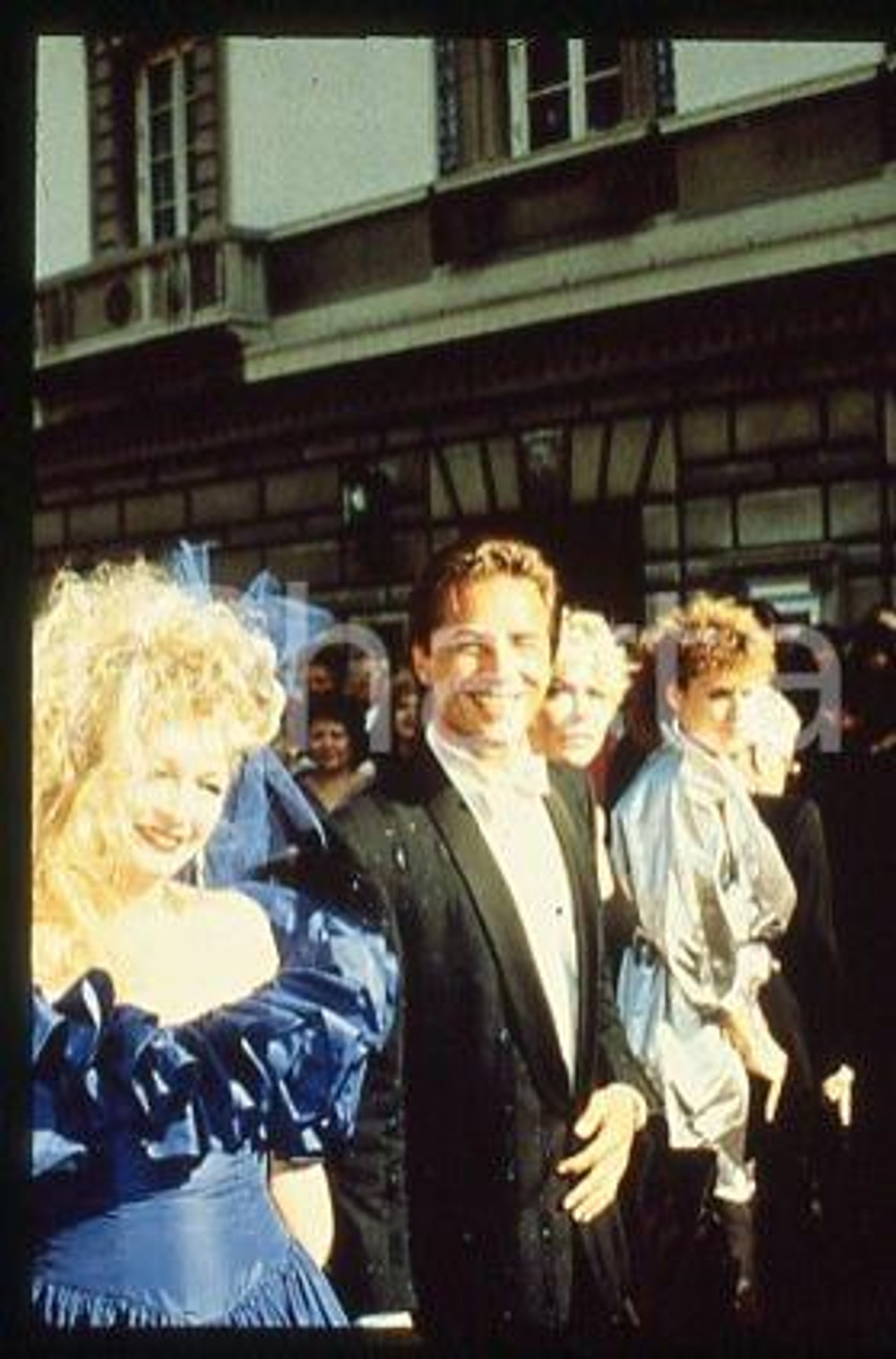 35mm vintage slide* 1989 ANNUAL EMMY AWARDS Don JOHNSON, Patti D'ARBANVILLE (89)