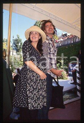 35mm vintage slide* 1994ca THREE OF HEARTS Toulouse HALLYDAY, Sherilyn FENN (21)