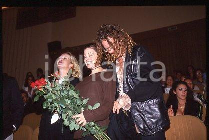 35mm vintage slide* 1994ca THREE OF HEARTS Toulouse HALLYDAY, Sherilyn FENN (23)