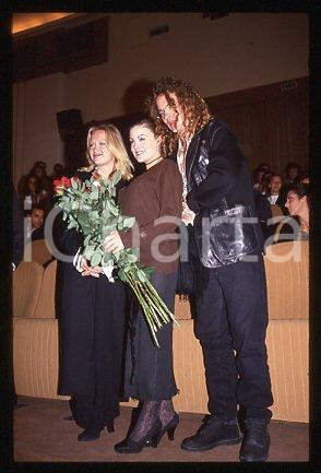 35mm vintage slide* 1994ca THREE OF HEARTS Toulouse HALLYDAY, Sherilyn FENN (24)