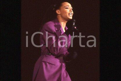 35mm vintage slide* 1990 ca MILAN Kim APPLEBY British singer-songwriter (15)