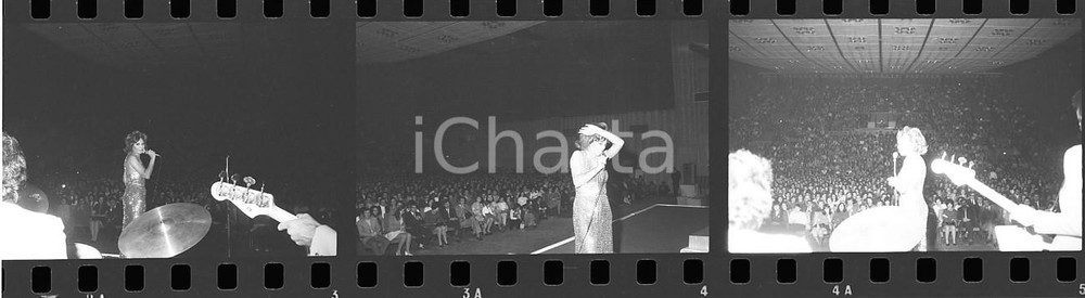 35mm LOTTO 2 NEGATIVI * 1970ca MUSICA Lara SAINT PAUL In concerto (19)