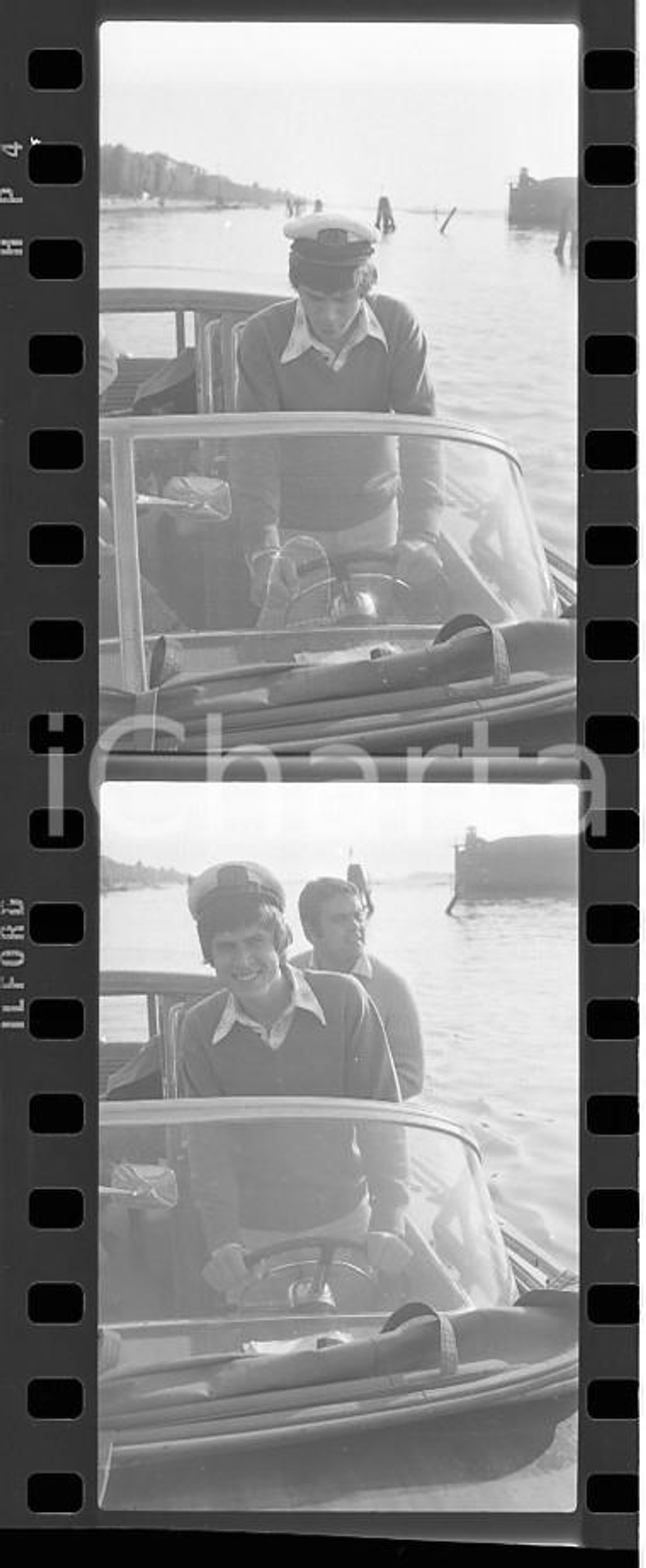 35mm LOTTO 2 NEGATIVI* 1970ca VENEZIA Gianni MORANDI in motoscafo - Ritratto (3)