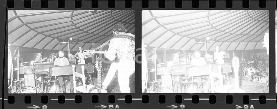 Fotografia d epoca originale 35mm LOTTO 2 NEGATIVI 1970ca ITALIA Sérgio Mendes & Brasil  66 in concerto 9 1