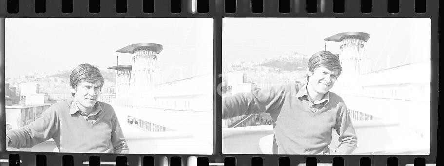 35mm LOTTO 2 NEGATIVI* 1970ca T/n MICHELANGELO Gianni MORANDI Ritratto (1)