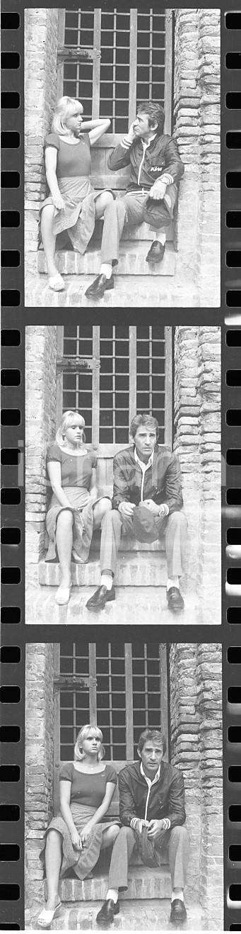 35mm LOTTO 3 NEGATIVI* 1976 RIOLO TERME Walter CHIARI Carmen VILLANI sul set (8)